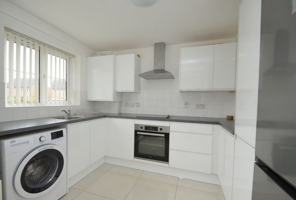 Property photo 3 of 9 Yjz0K