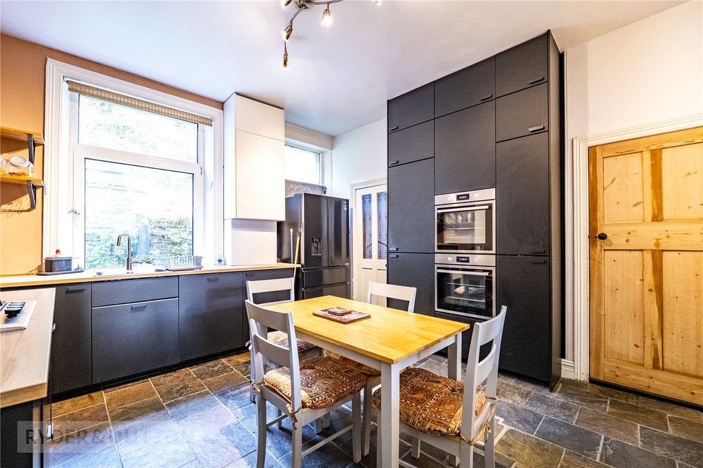 Property photo 2 of 19 Kitchen Diner