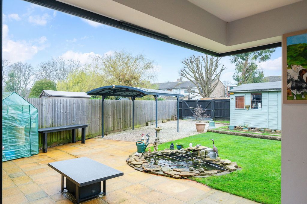 Property photo 3 of 28