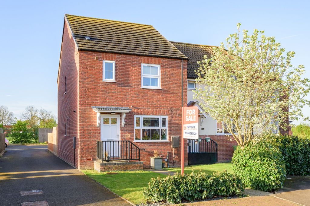 Property photo 1 of 24