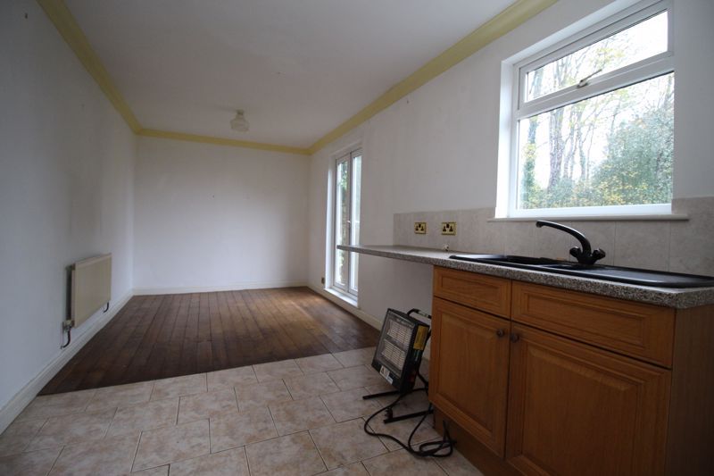 Property photo 3 of 11 Kitchen/Diner