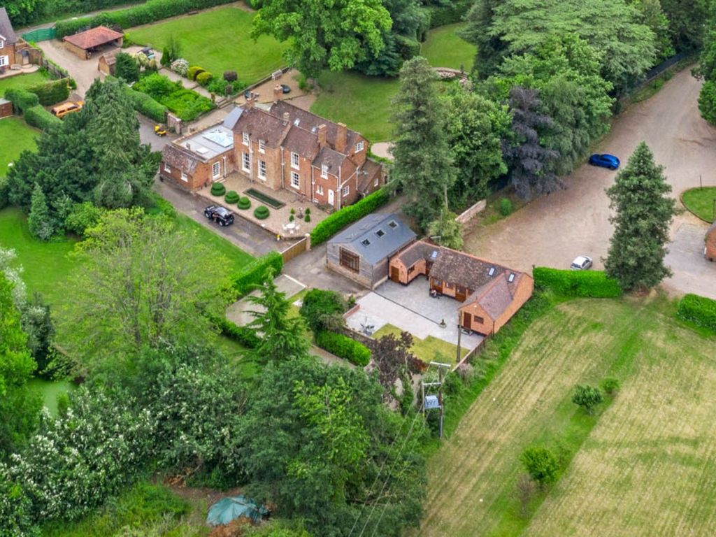 Property photo 2 of 42
