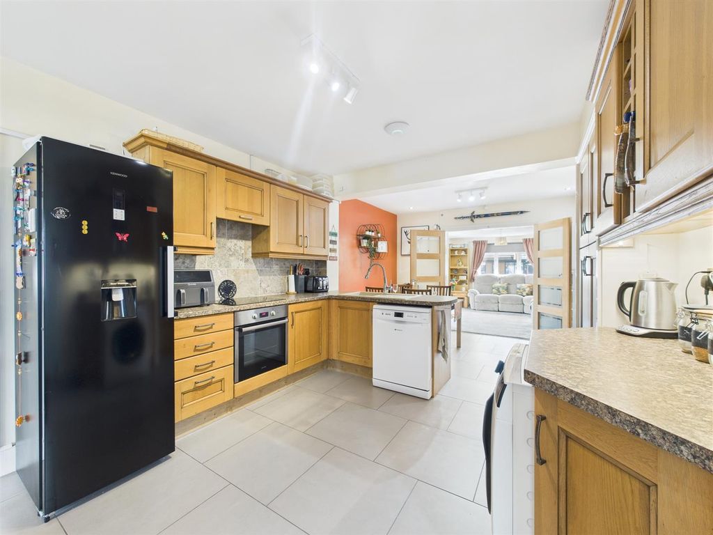 Property photo 3 of 21