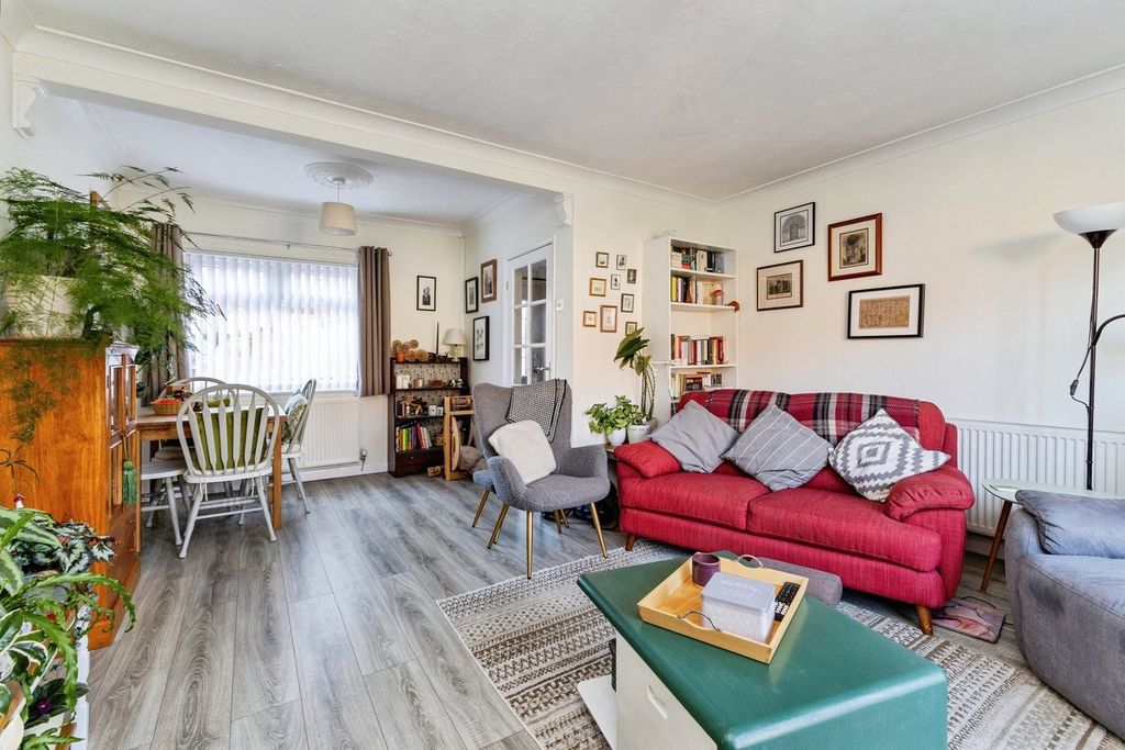 Property photo 2 of 18