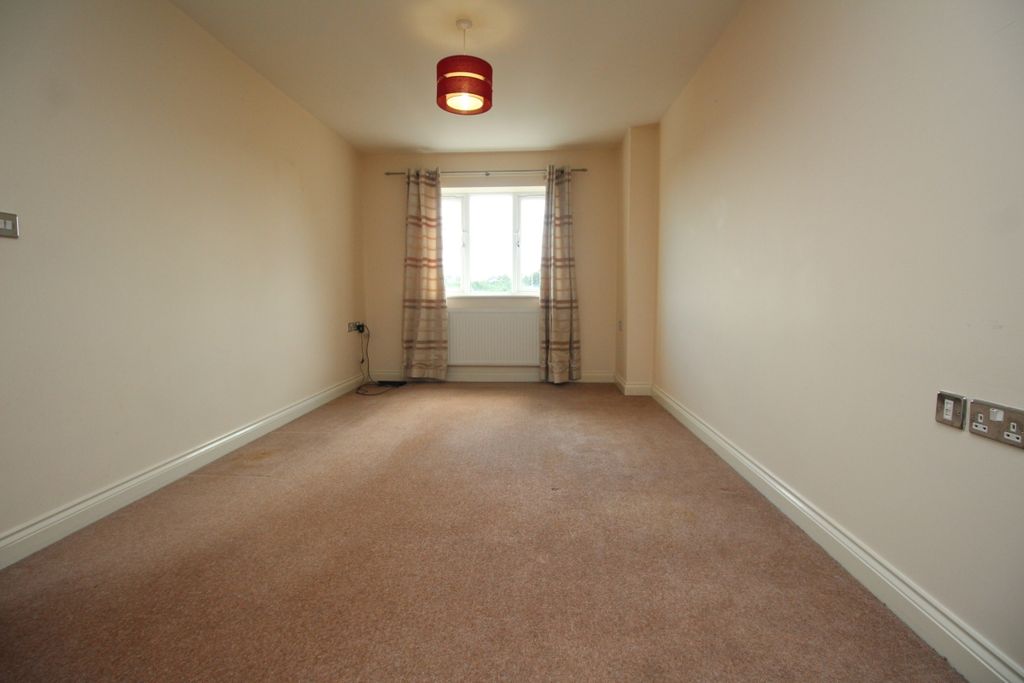 Property photo 3 of 5 Openplan Lounge/Kitc