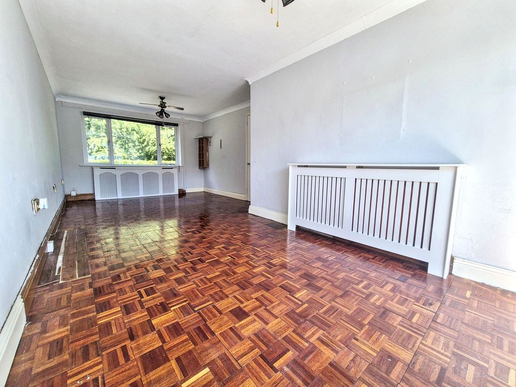 Property photo 2 of 22
