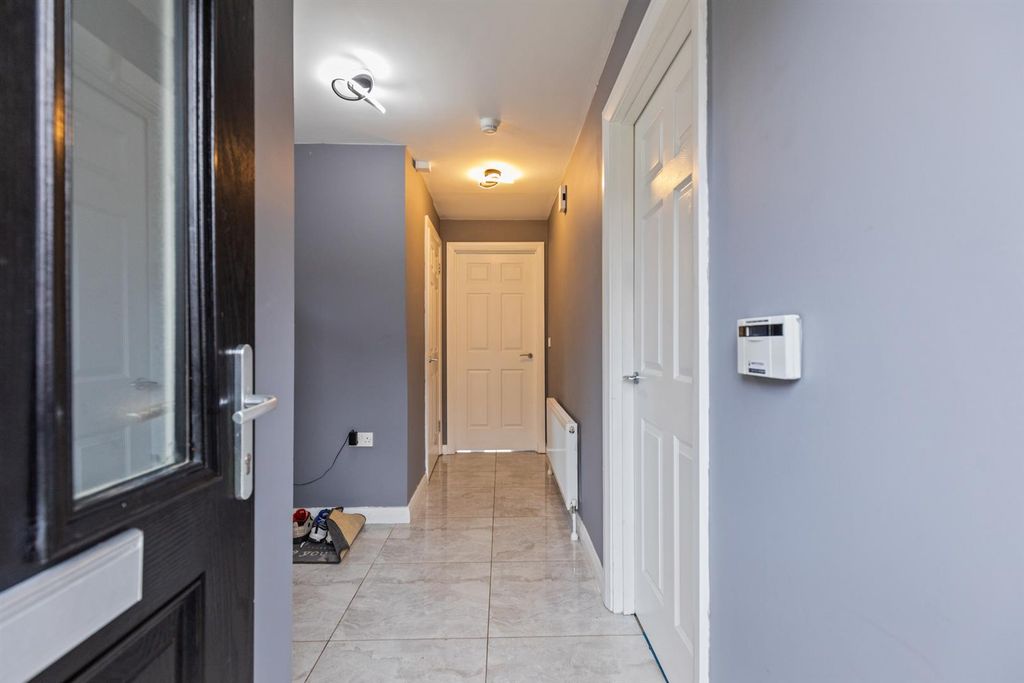 Property photo 2 of 24 77 Millbank Grove 02.Jpg