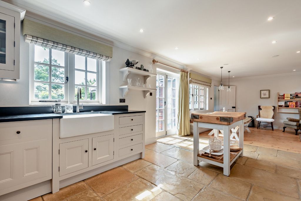 Property photo 3 of 31 Picture 3