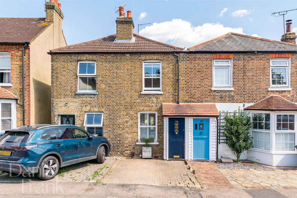 Property photo 1 of 18
