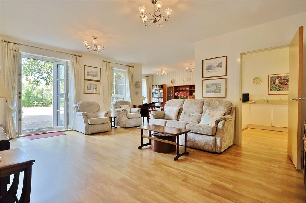 Property photo 2 of 27 Picture No. 02