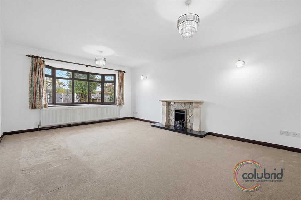 Property photo 2 of 32
