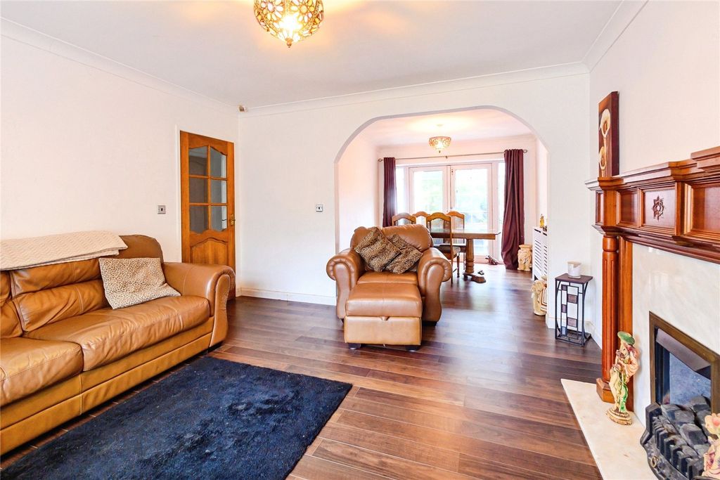 Property photo 2 of 27 Living Room