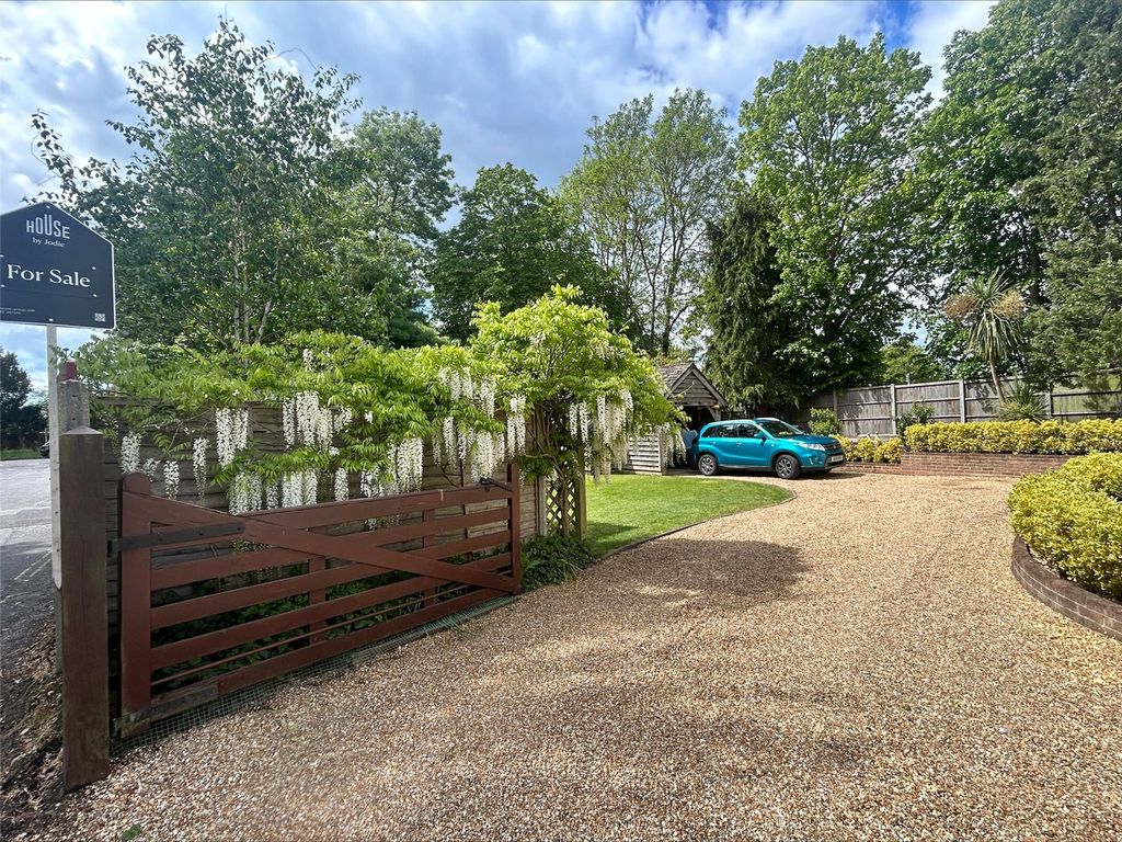 Property photo 2 of 27 Picture No. 46