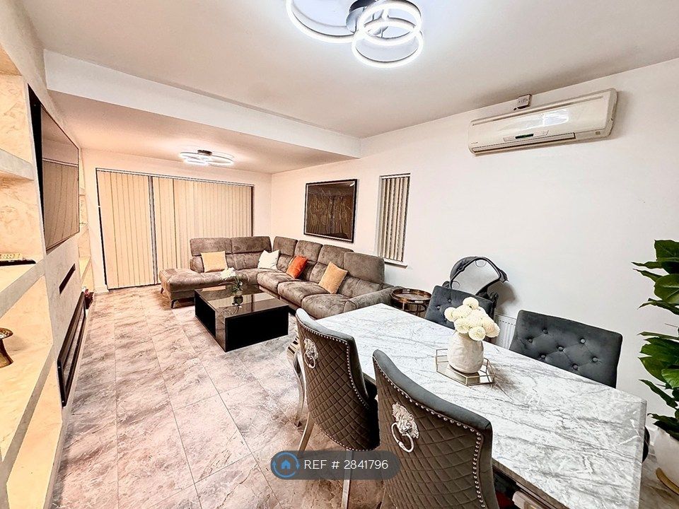 Property photo 1 of 35