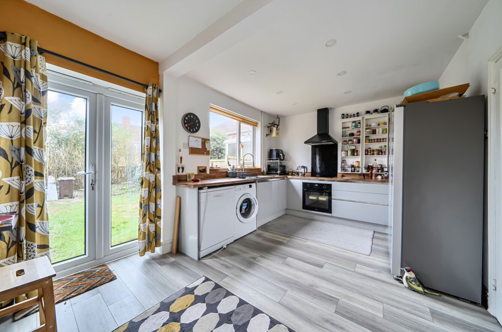 Property photo 2 of 16 1426102-8-69Aedabfdca21