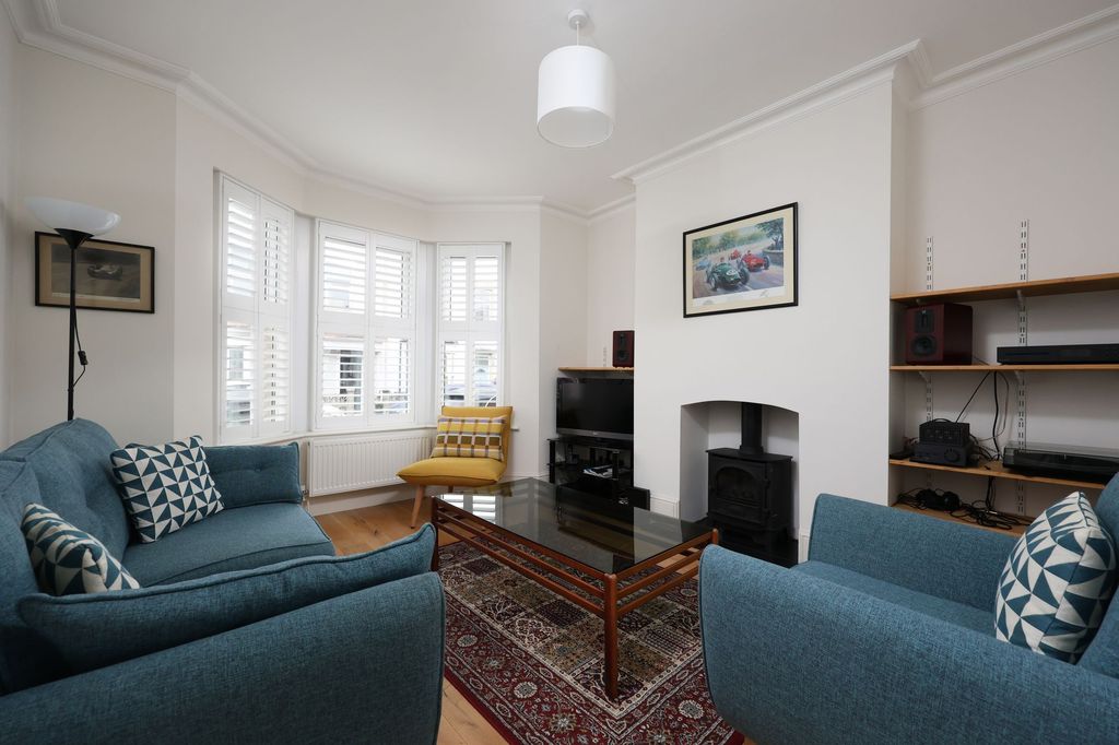 Property photo 2 of 23