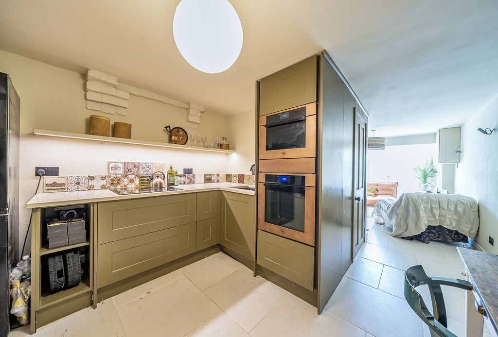 Property photo 2 of 20 1341918-9-68Af08E...