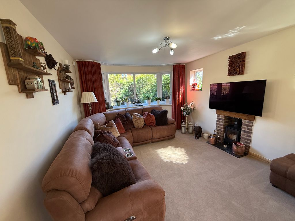 Property photo 3 of 27