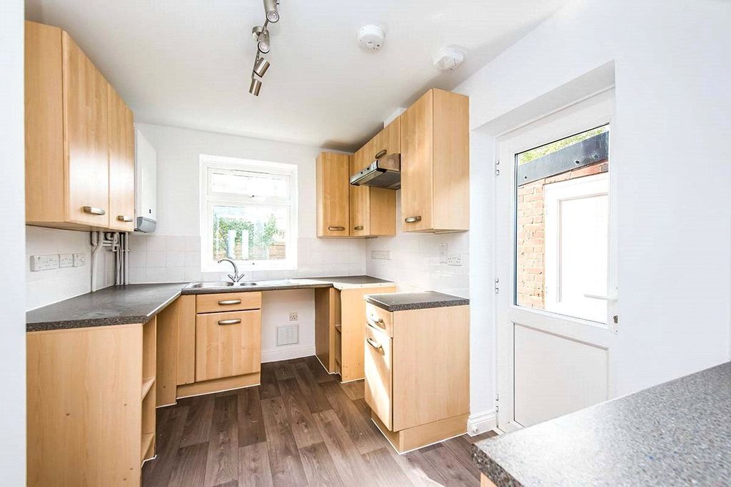 Property photo 3 of 12 Kitchen