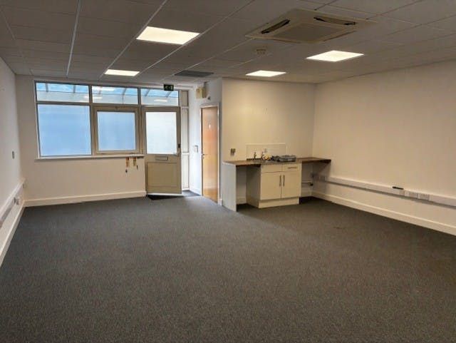 Property photo 3 of 4 Thumbnail_Img_1209.Jpg