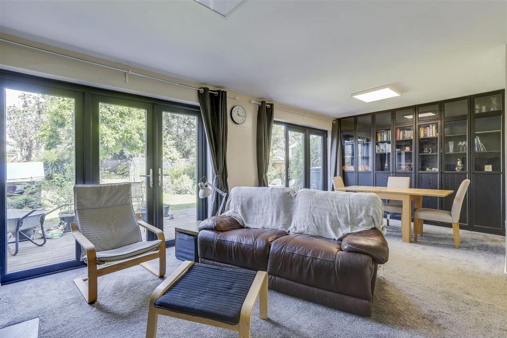 Property photo 3 of 25