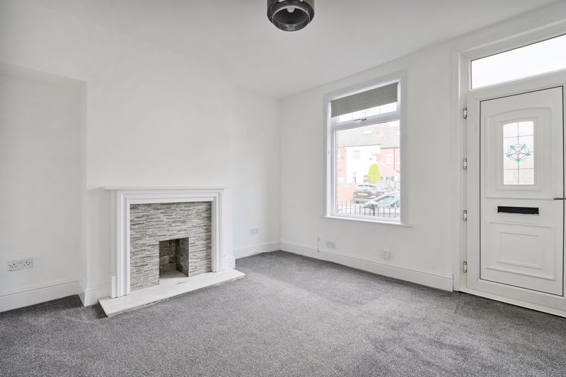 Property photo 1 of 16 Lounge
