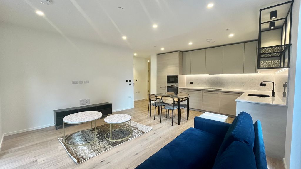 Property photo 2 of 19