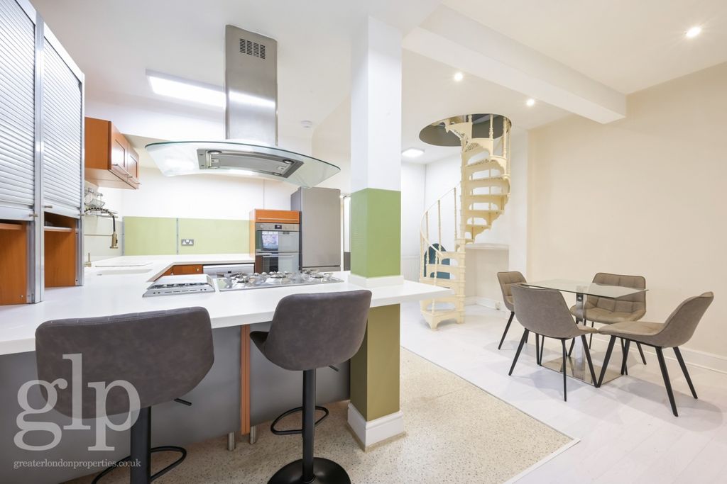 Property photo 2 of 12 4530221