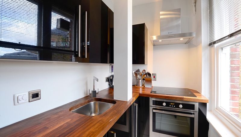 Property photo 3 of 7 Kitchen
