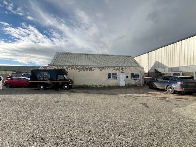 Property photo 1 of 9