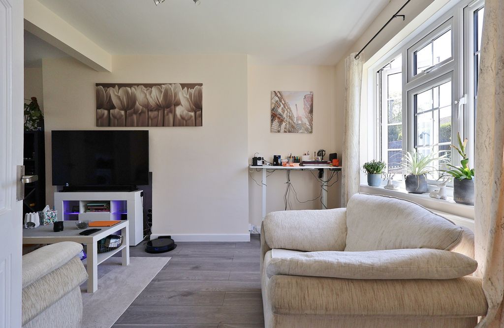 Property photo 2 of 36