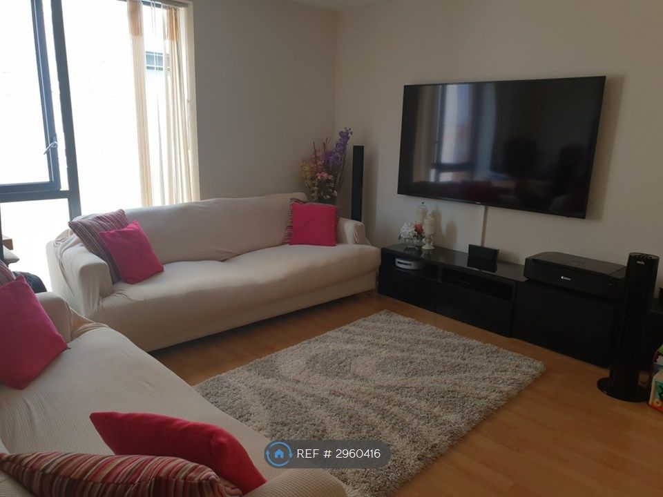 Property photo 1 of 5 Living Room