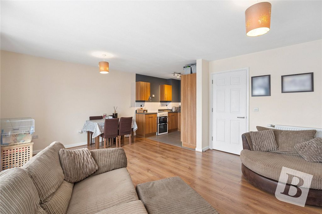 Property photo 3 of 10 Lounge