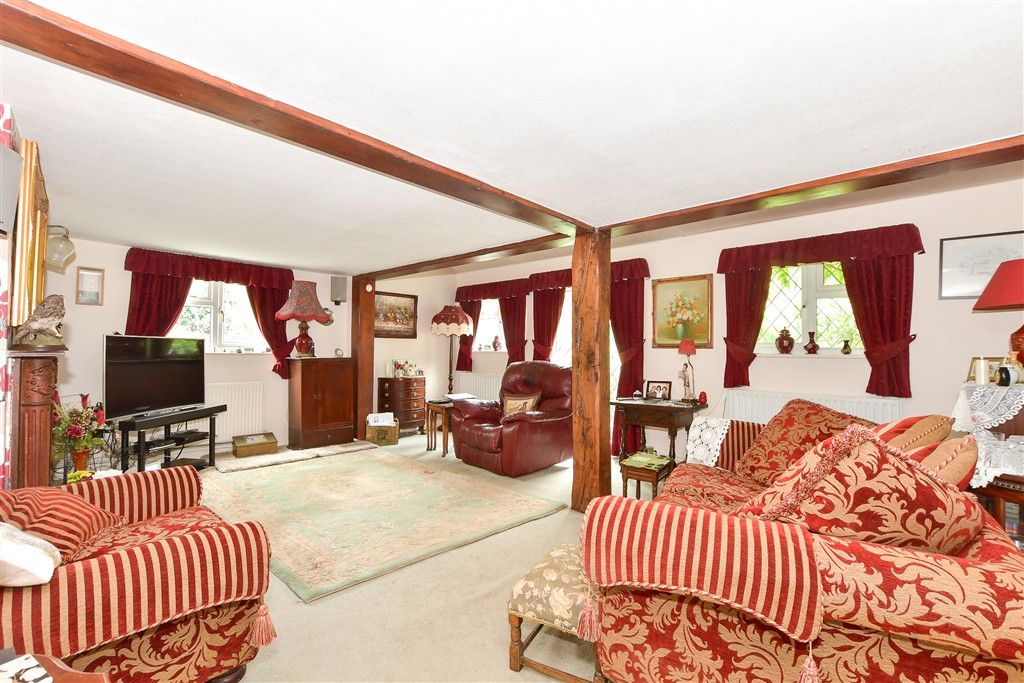 Property photo 1 of 16 Lounge