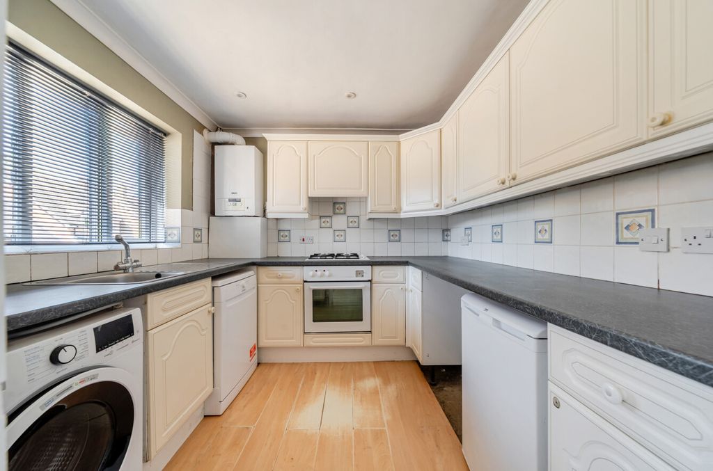 Property photo 3 of 22 1501560-15-6A7dc0...