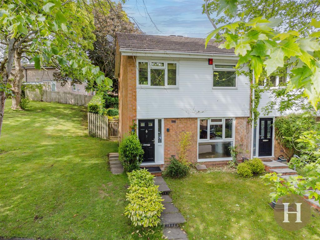 Property photo 1 of 28 Hadleigh Estate Agents-32.Jpg