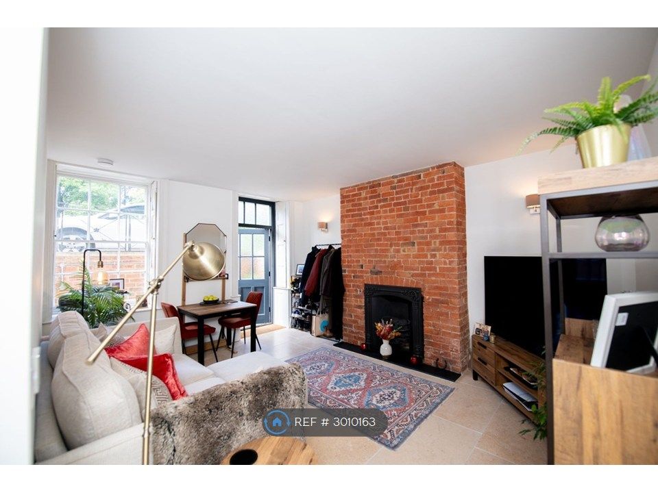 Property photo 3 of 25 Living Room Furnished