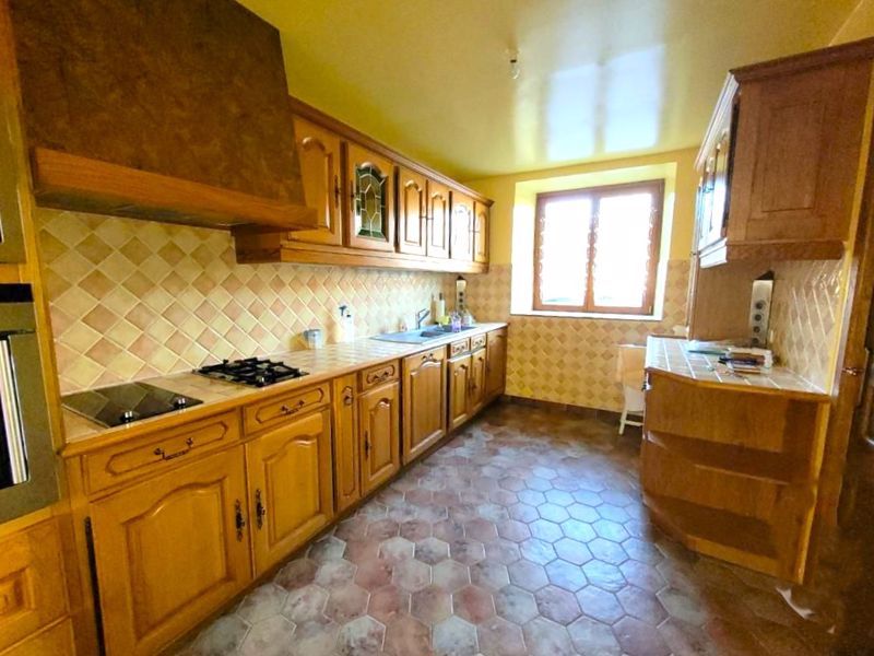 Property photo 3 of 9 Photo 5