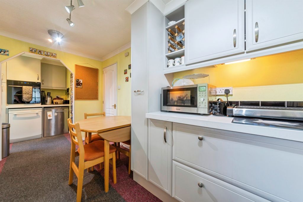 Property photo 3 of 16