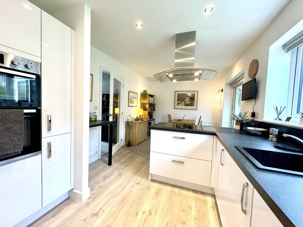 Property photo 3 of 18 Kitchen Diner