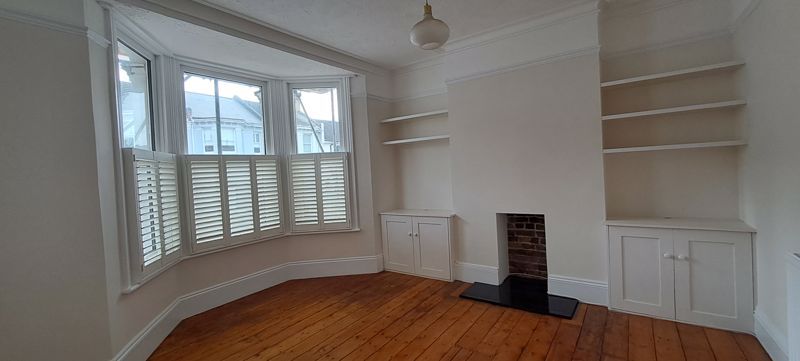 Property photo 1 of 13 Lounge