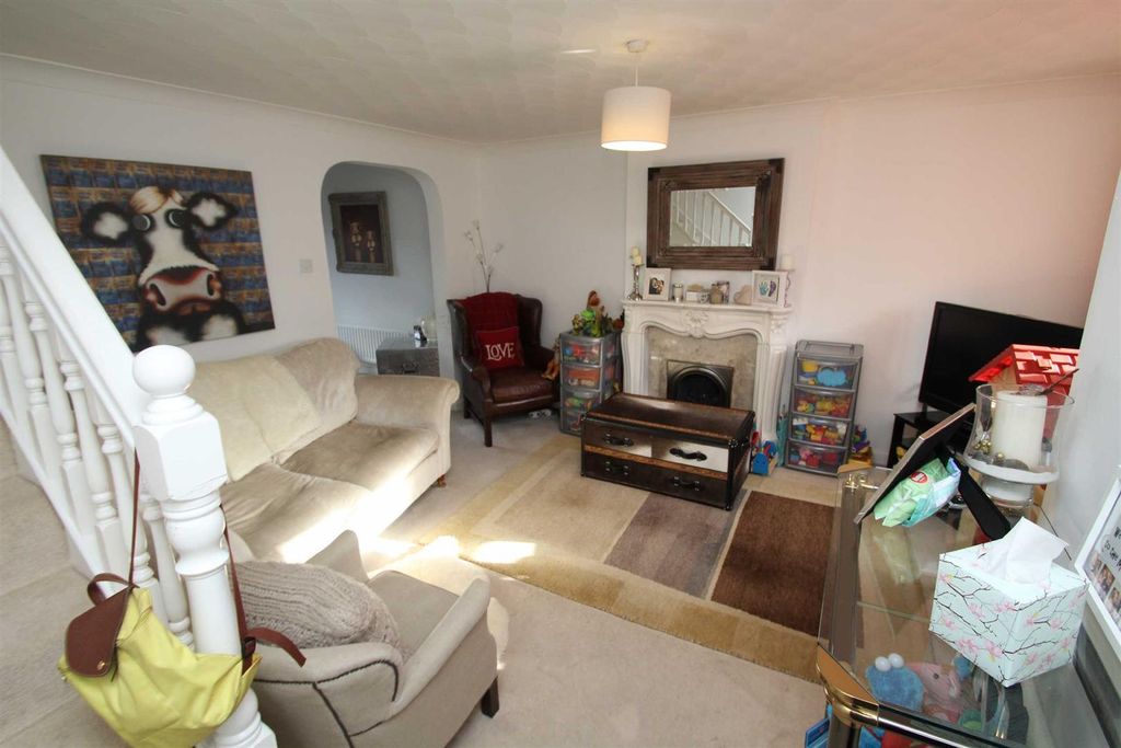 Property photo 2 of 9