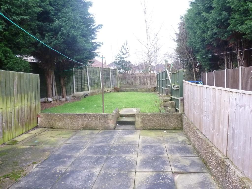 Property photo 2 of 8 Garden