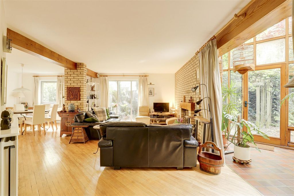 Property photo 3 of 35 07.Jpg