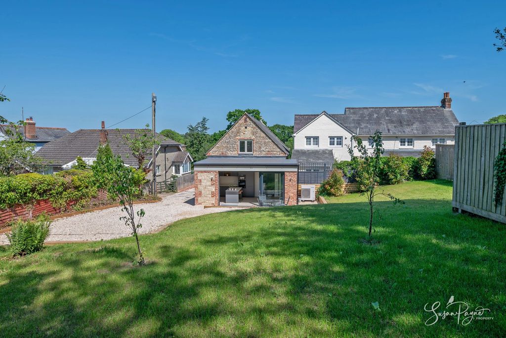 Property photo 2 of 38