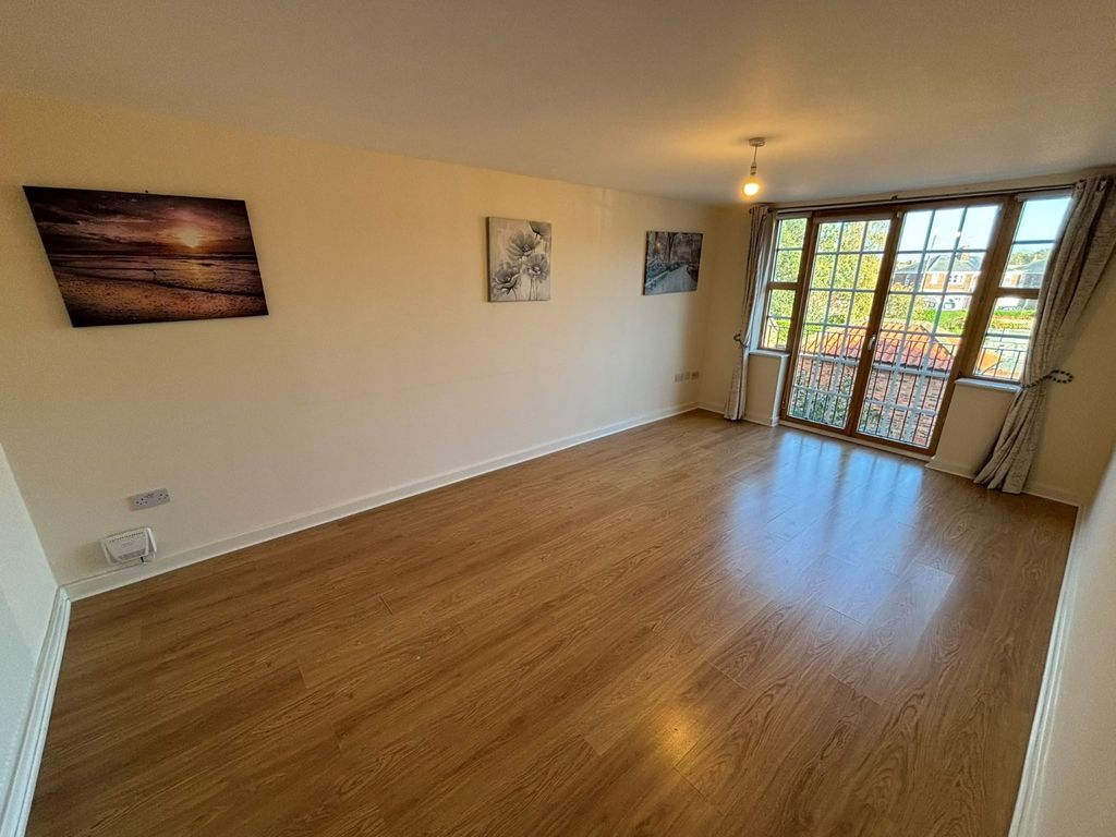 Property photo 2 of 6 Lounge