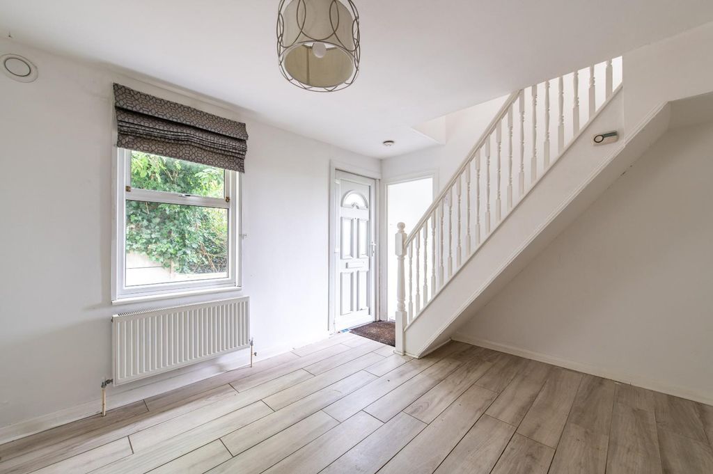 Property photo 3 of 11 Dining Room & Entrance