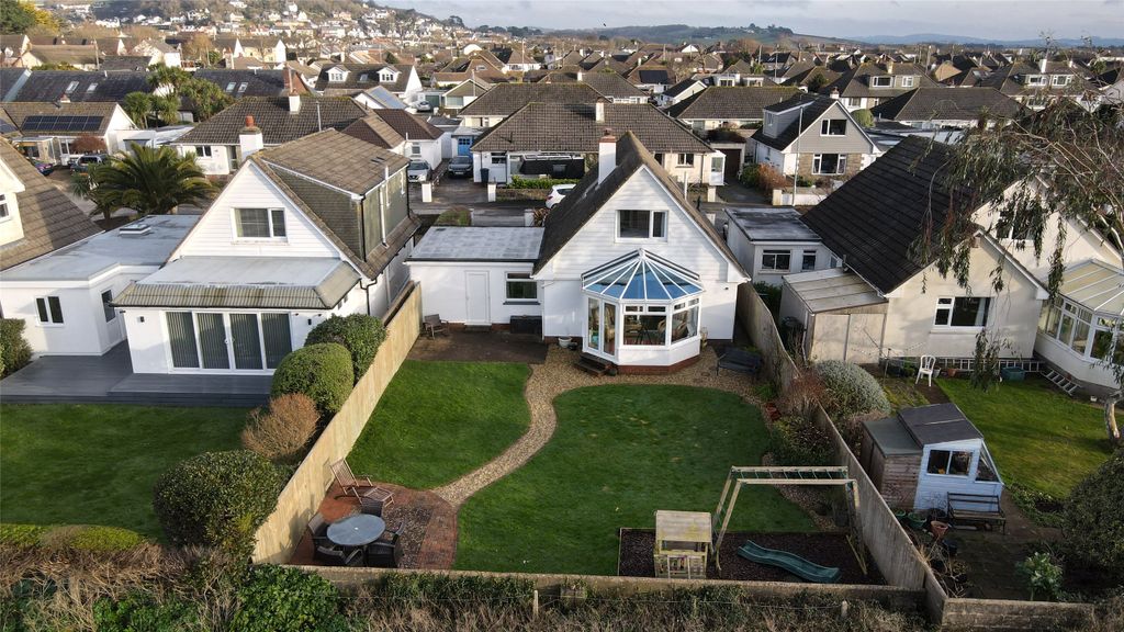 Property photo 2 of 16 2 - Picture No. 01