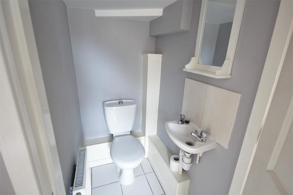 Property photo 2 of 9 Downstairs Cloakroom