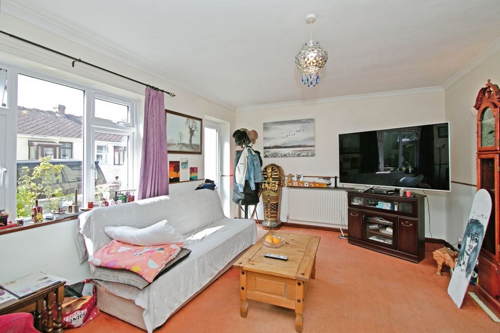 Property photo 2 of 17 Photo